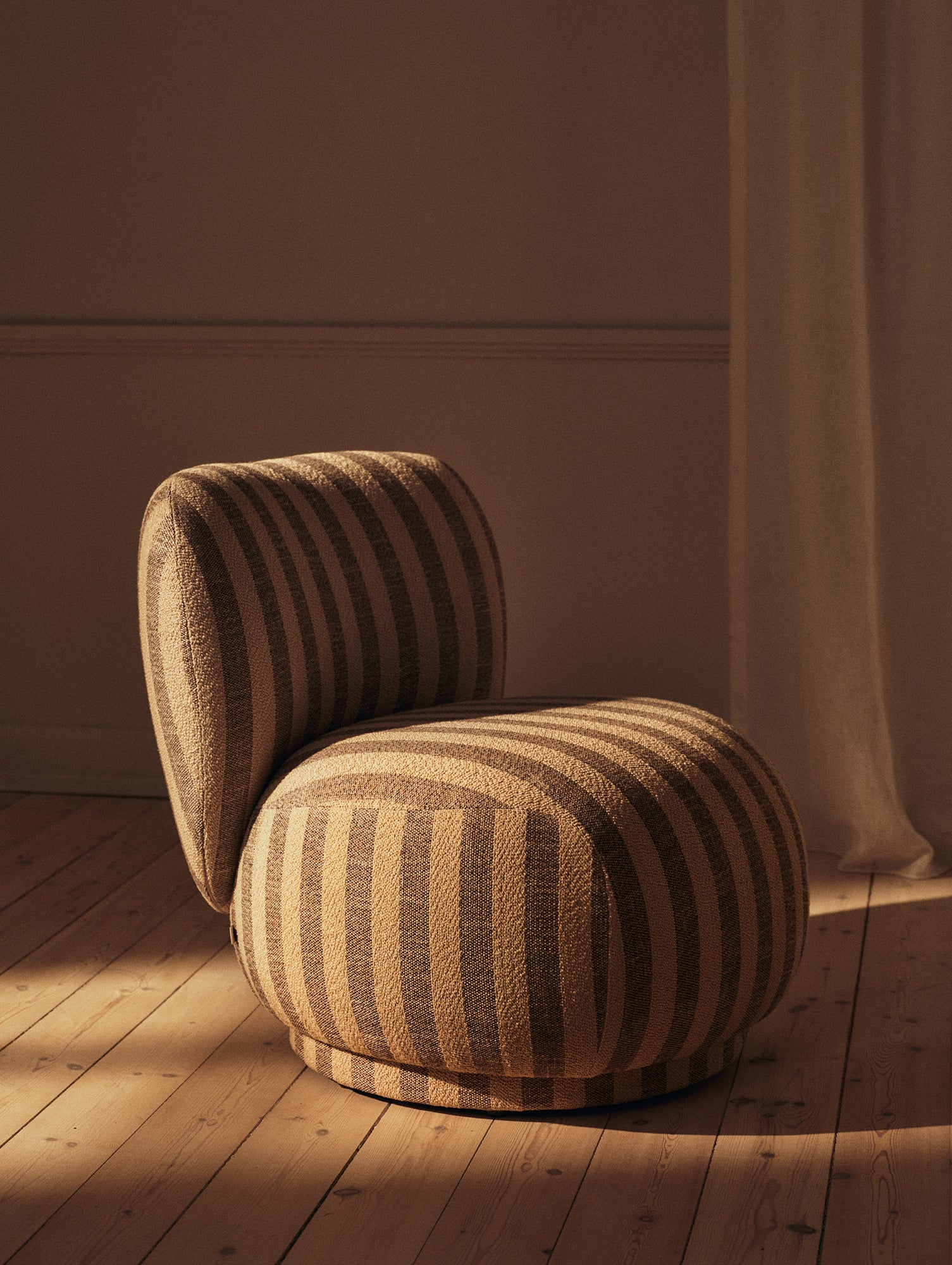 Rico Piccolo Lounge Chair by Ferm Living - Louisiana Sand Off White