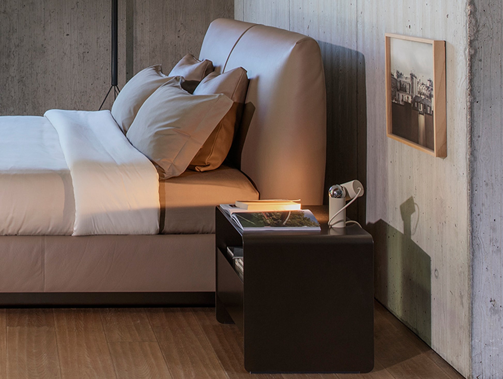 Bilboquet Table Lamp by Flos - Linen