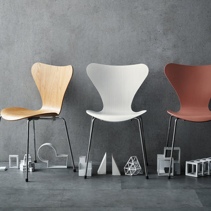 Series 7™ 3107 Dining Chair by Fritz Hansen - White Coloured Ash Veneer Shell / Chromed Steel