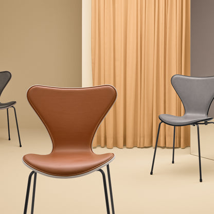 Series 7™ 3107 Dining Chair (Front Upholstered) by Fritz Hansen