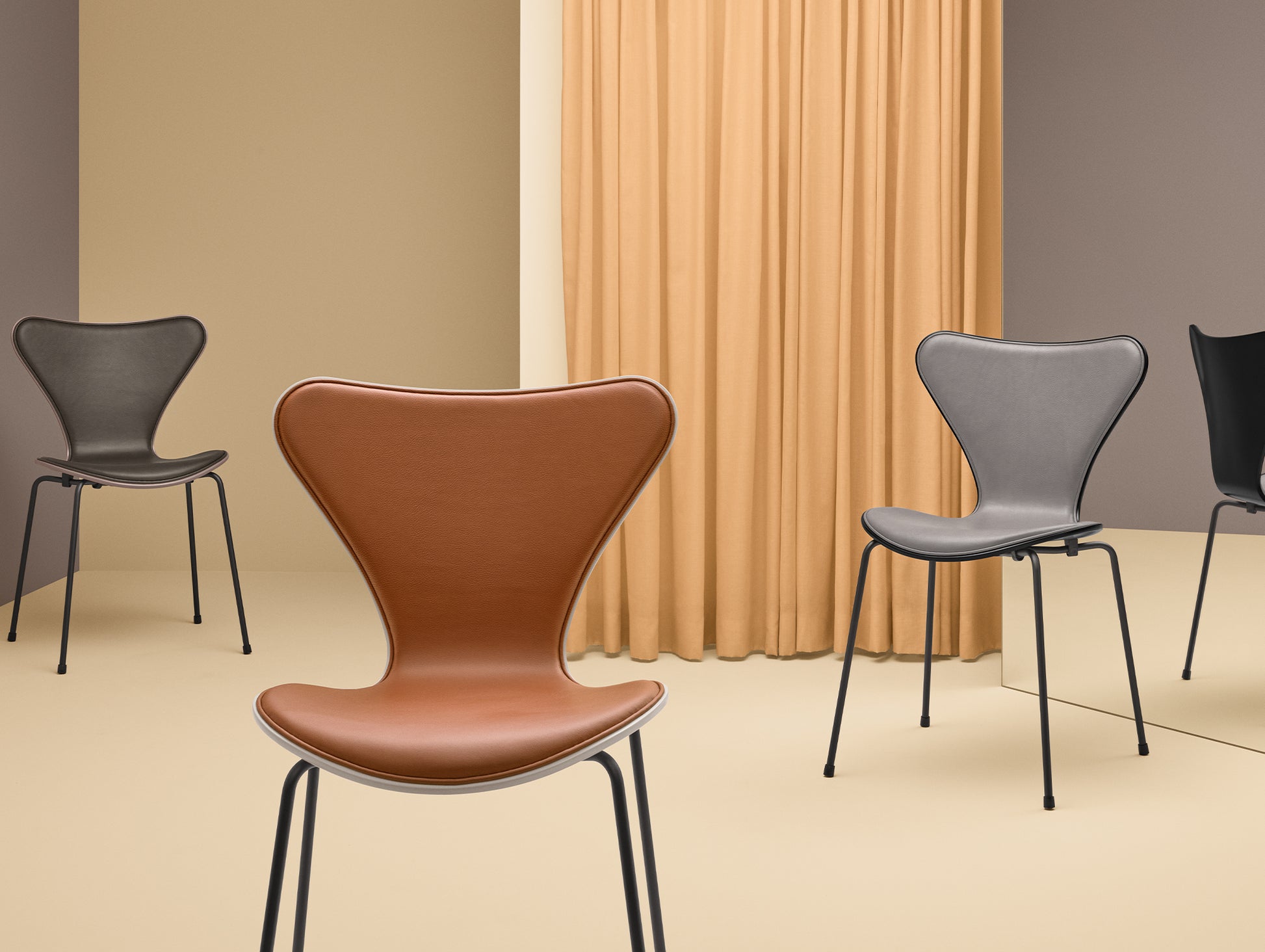 Series 7™ 3107 Dining Chair (Front Upholstered) by Fritz Hansen