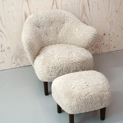 Ingeborg Lounge Chair by Audo Copenhagen - Dark Stained Oak / Sheepskin Moonlight Ingeborg