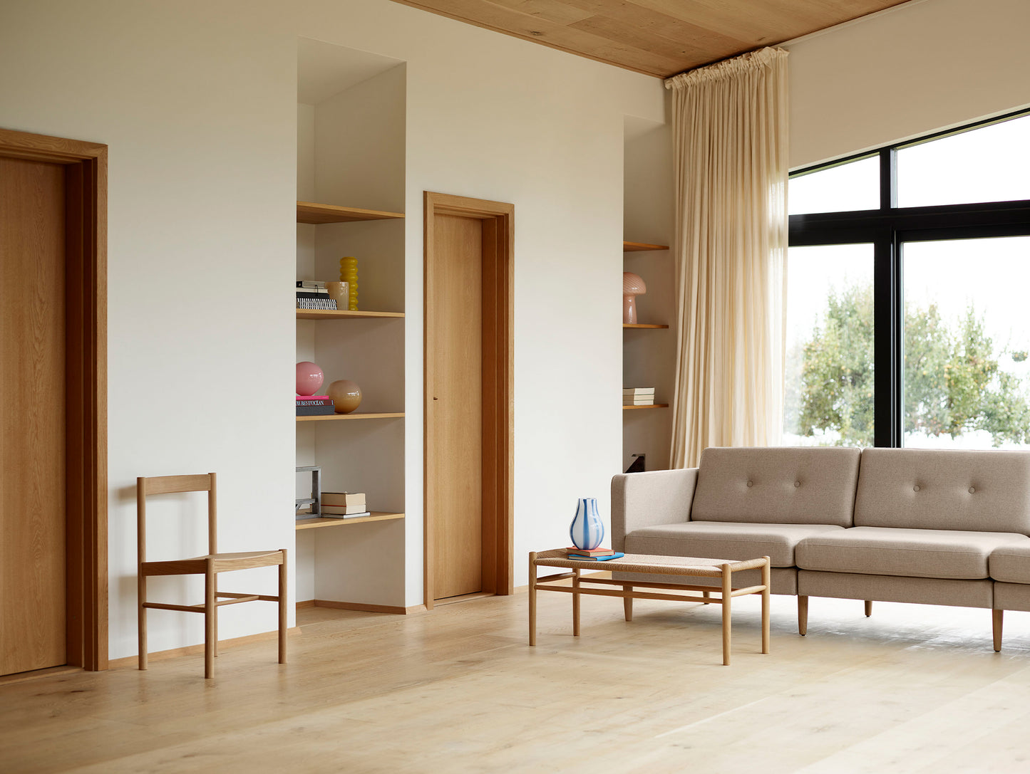 J83B Bench by FDB Mobler - Lacquered Oak