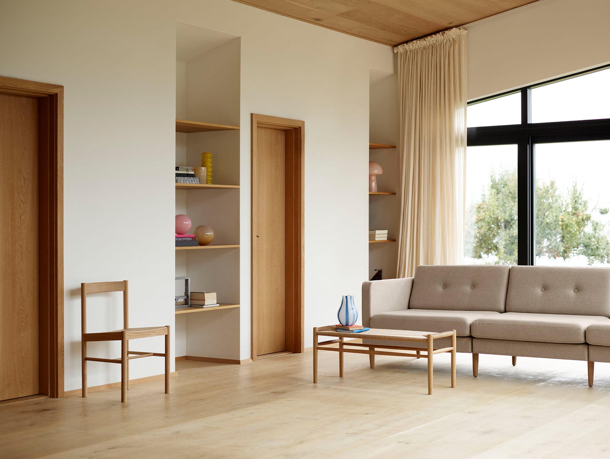 J83B Bench by FDB Mobler - Lacquered Oak