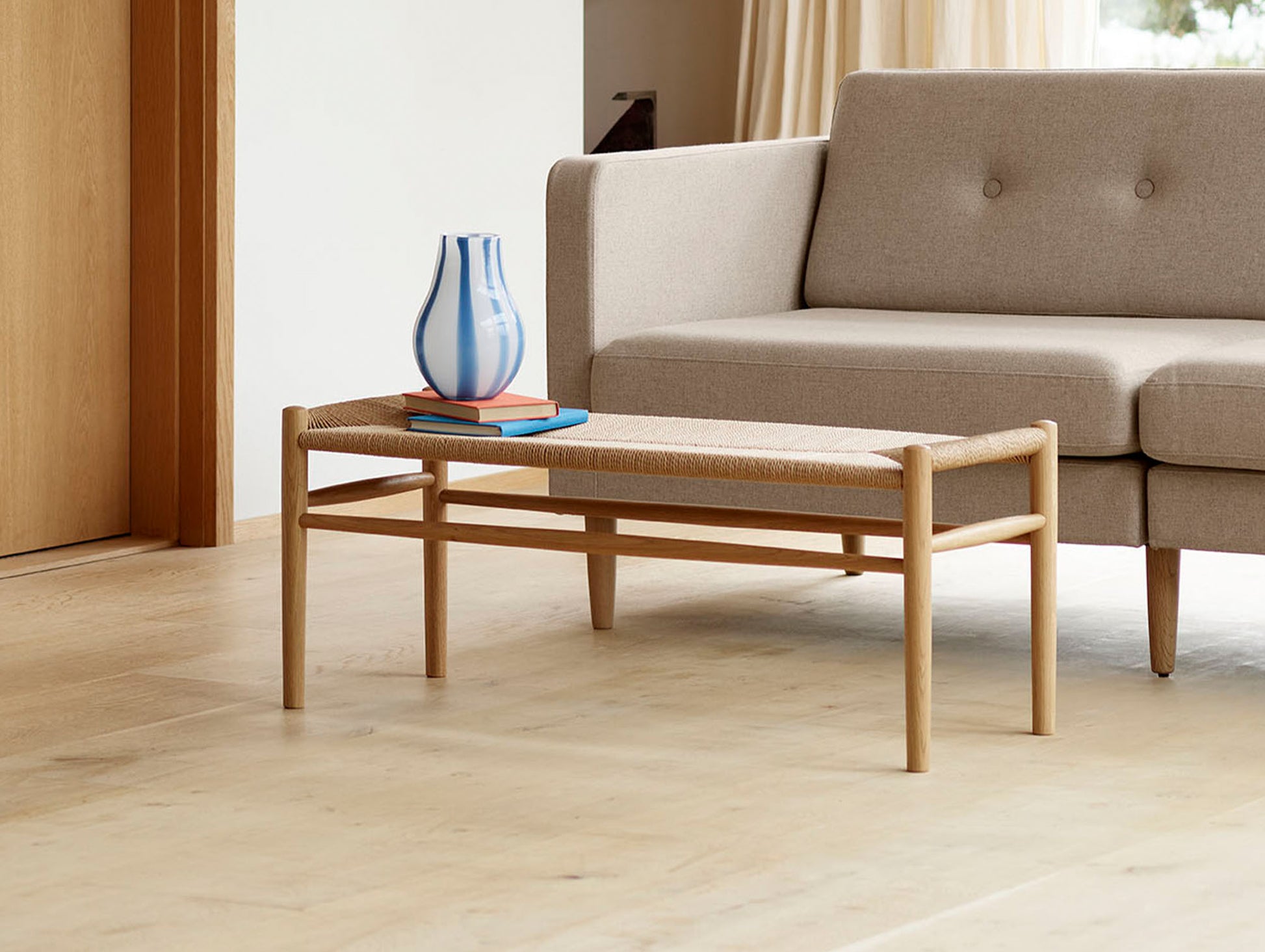 J83B Bench by FDB Mobler - Lacquered Oak