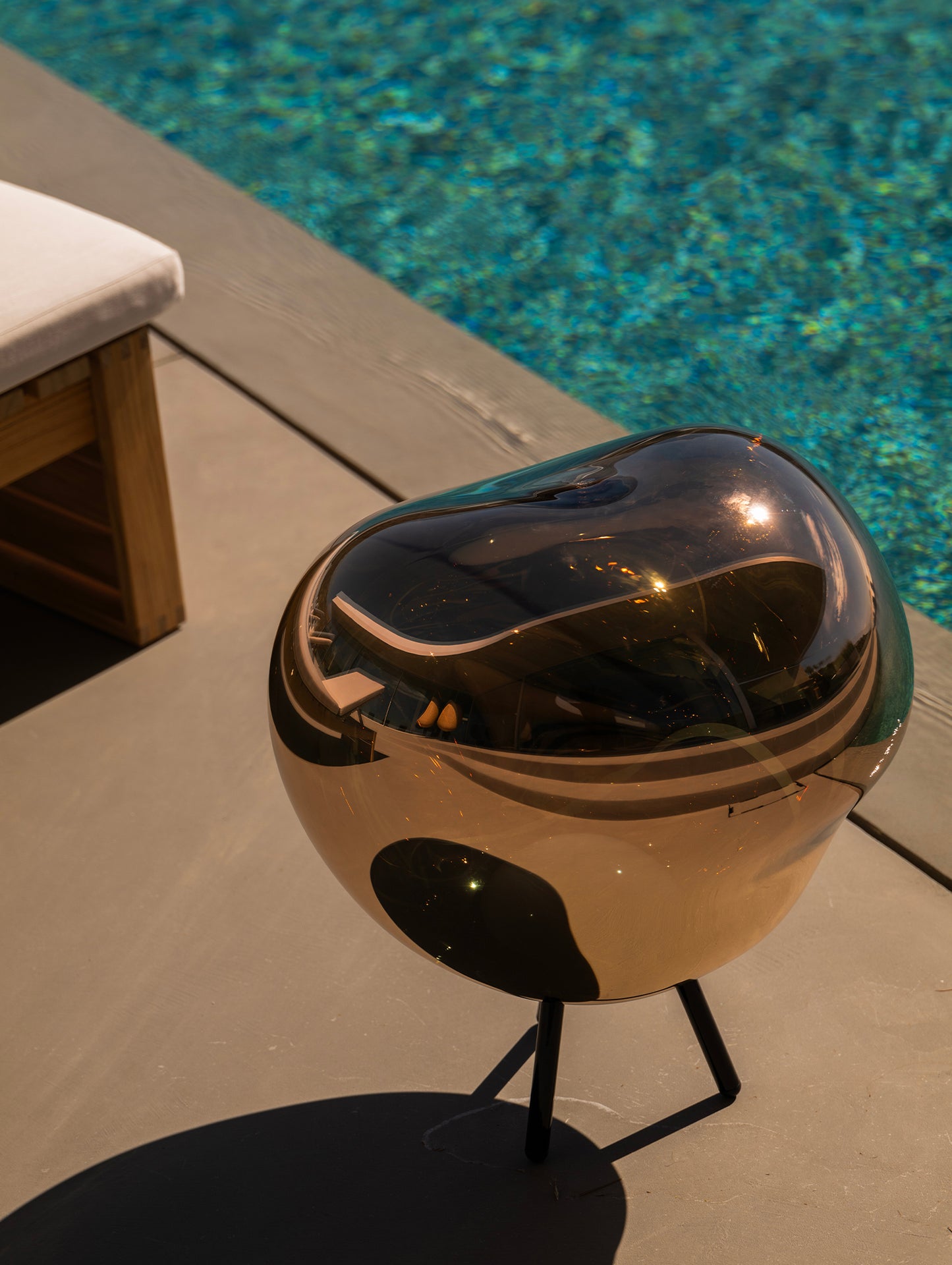 Melt Large LED Portable Lamp by Tom Dixon 