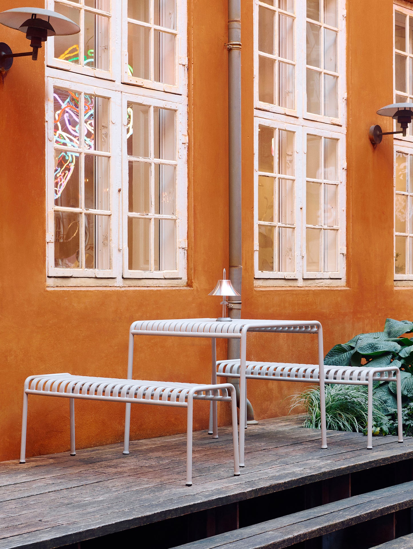 Palissade Dining Table