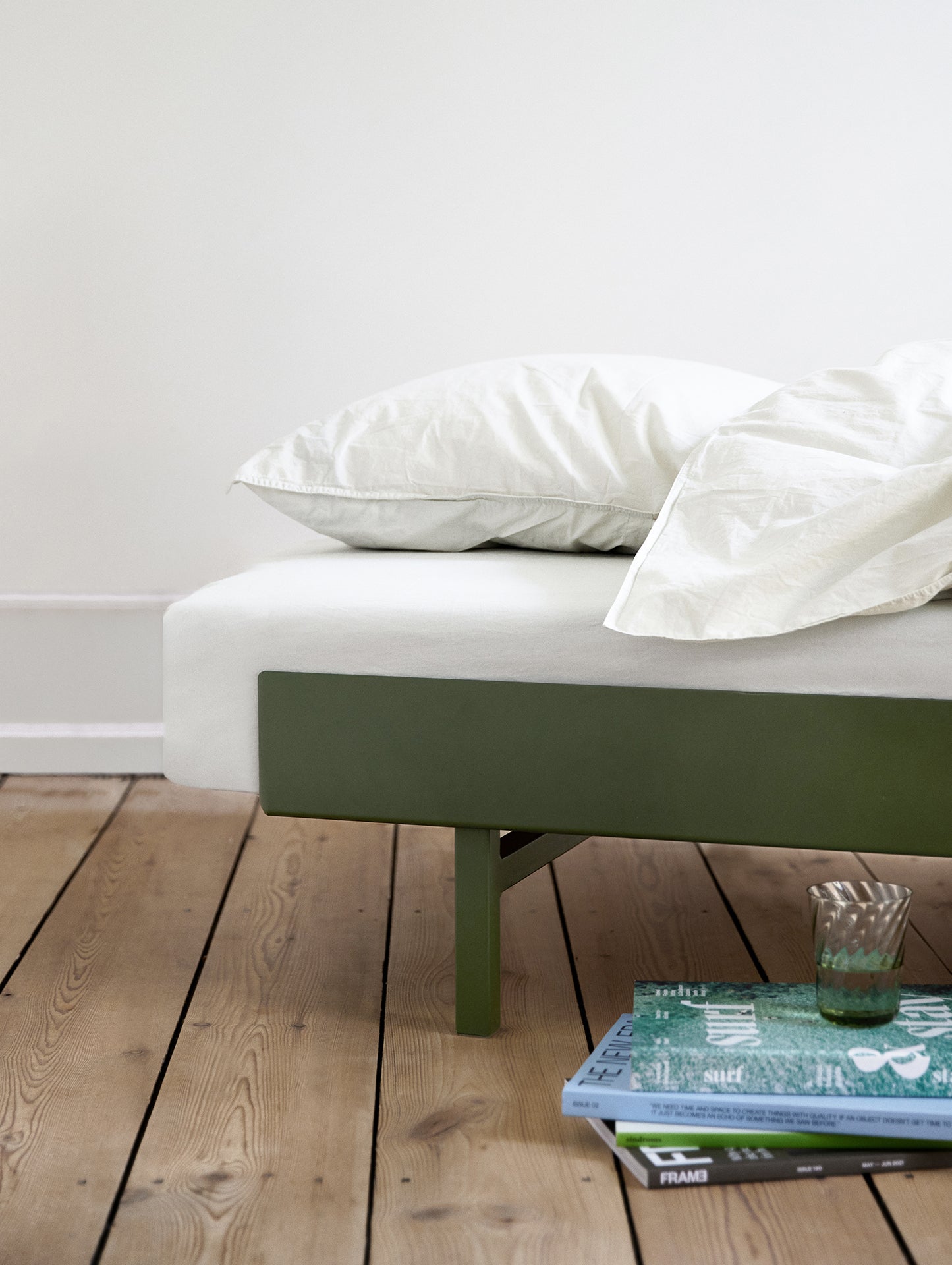 Moebe Bed 90-180 cm - Pine Green