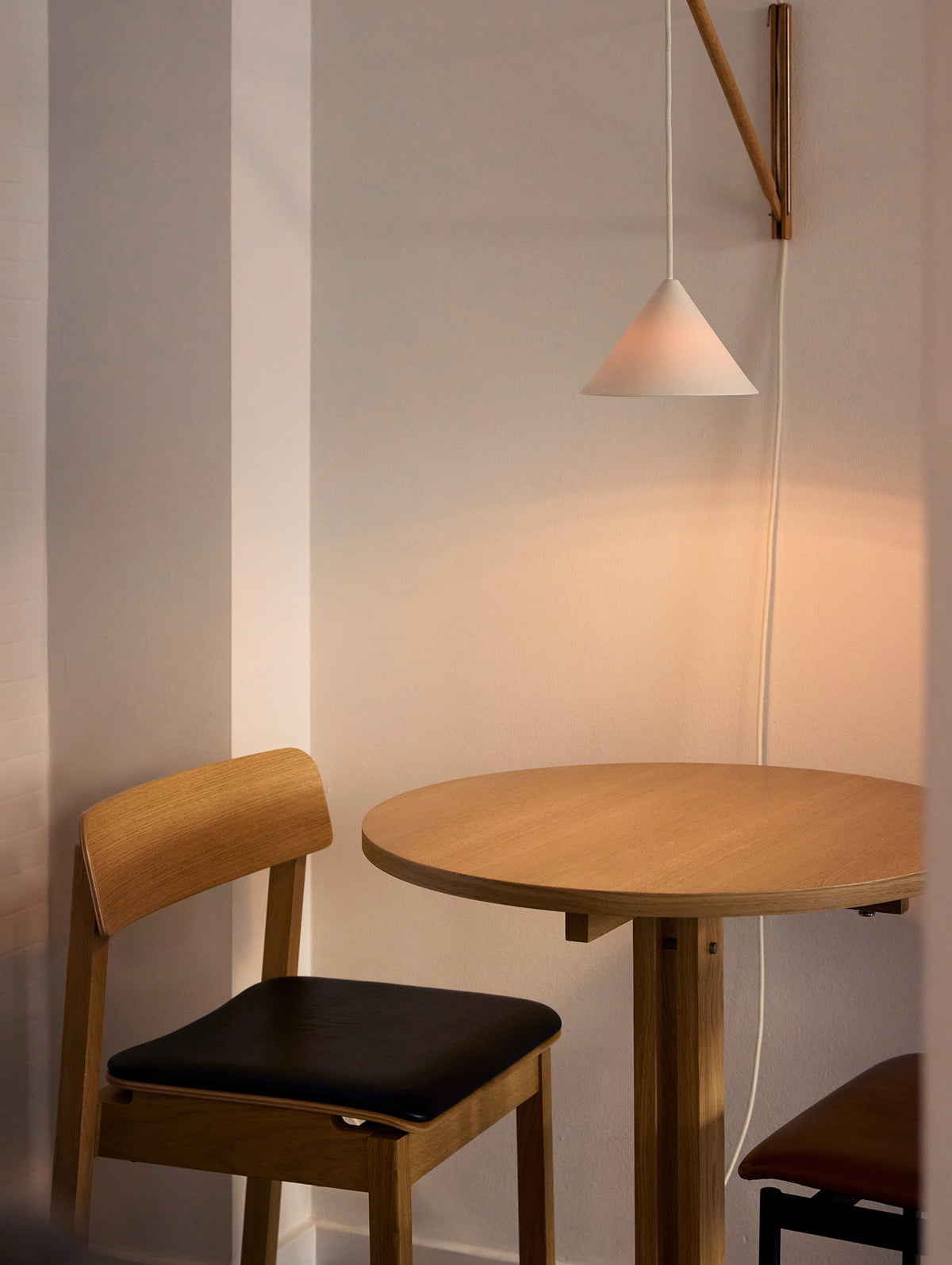 KUMU Cafe Table by Moebe - Round Tabletop (Ø65 cm)