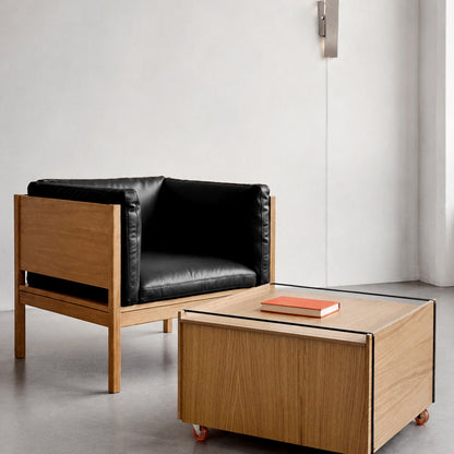 Moebe Lounge Chair by Moebe - Oak Frame / Black Leather