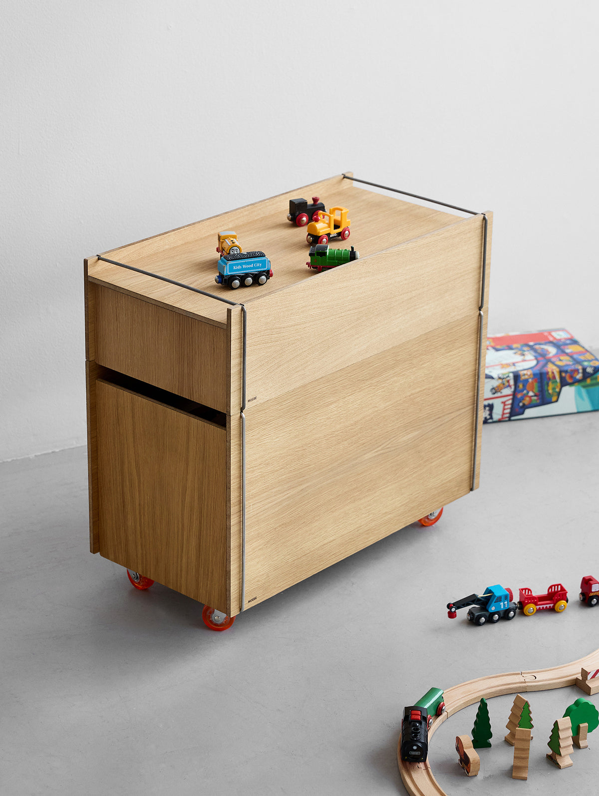 Storage Tower by Moebe - Low / Oak / Stainless Steel