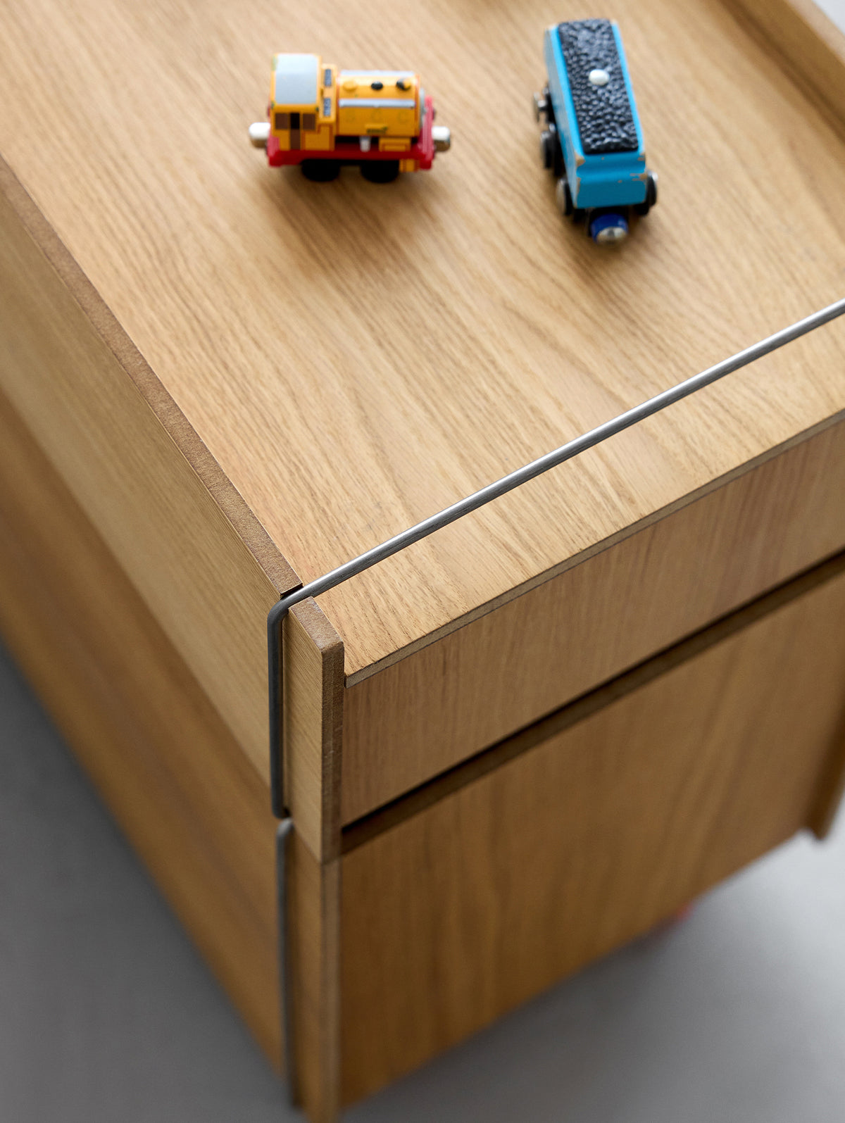 Storage Tower by Moebe - Low / Oak / Stainless Steel