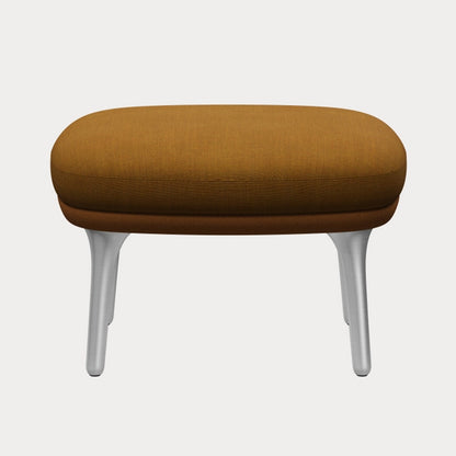 Fri Ottoman by Fritz Hansen - Outside: Vidar 4 472 / Seat: Remix 3 422