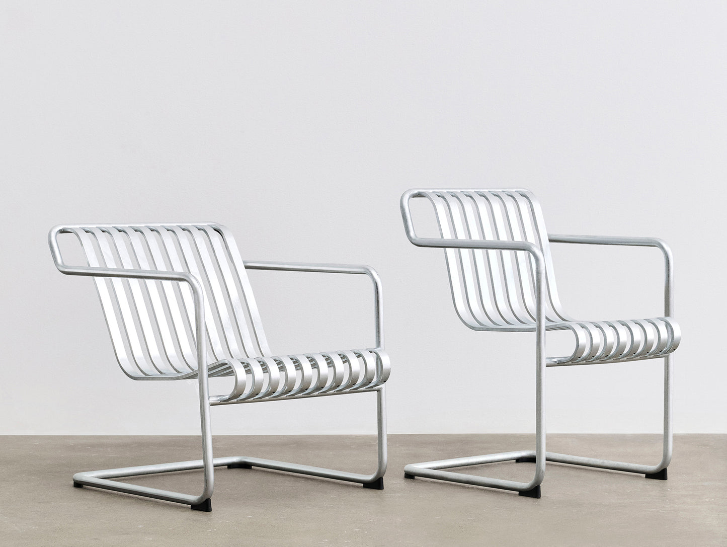 Palissade Cantilever Lounge Chair Low by HAY - Hot galvanised