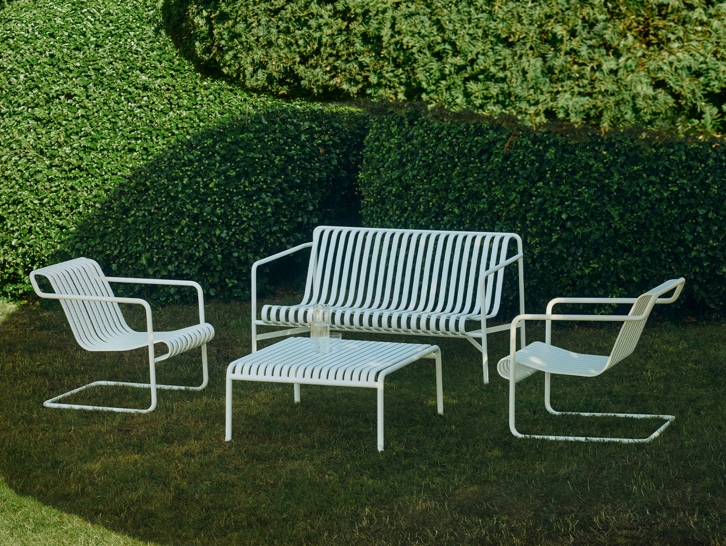 Palissade Cantilever Lounge Chair Low by HAY - Cream White