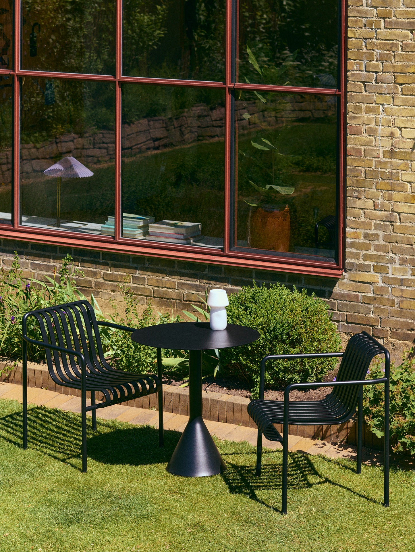 Round 70 cm Anthracite Palissade Cone Table by HAY
