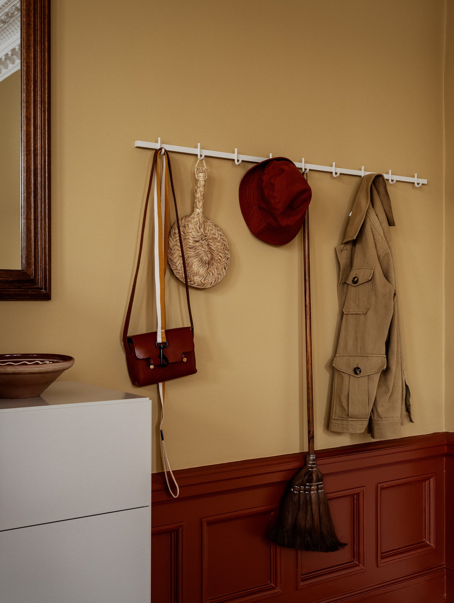 릴리프 후크 레일