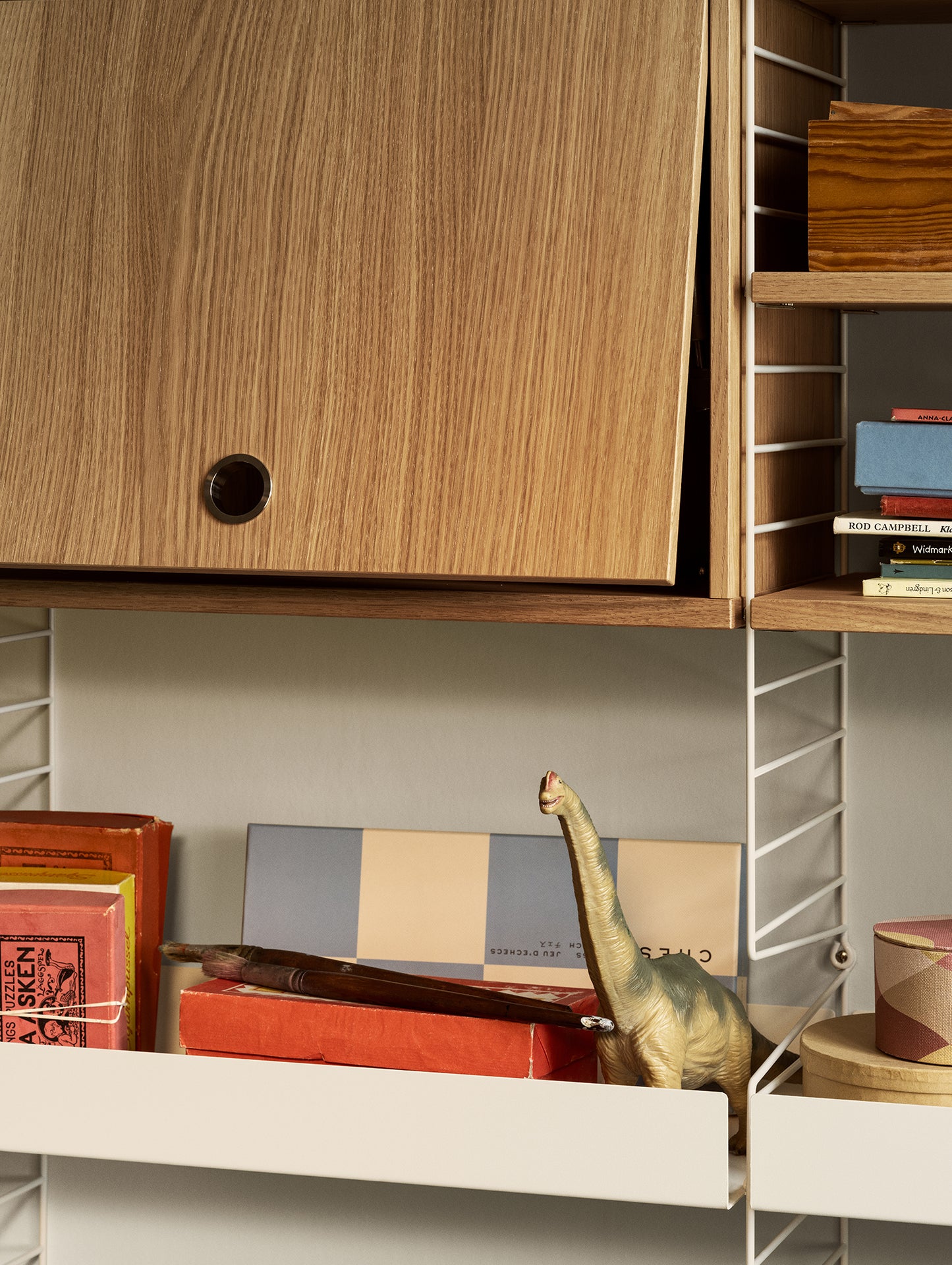 String Metal Shelves