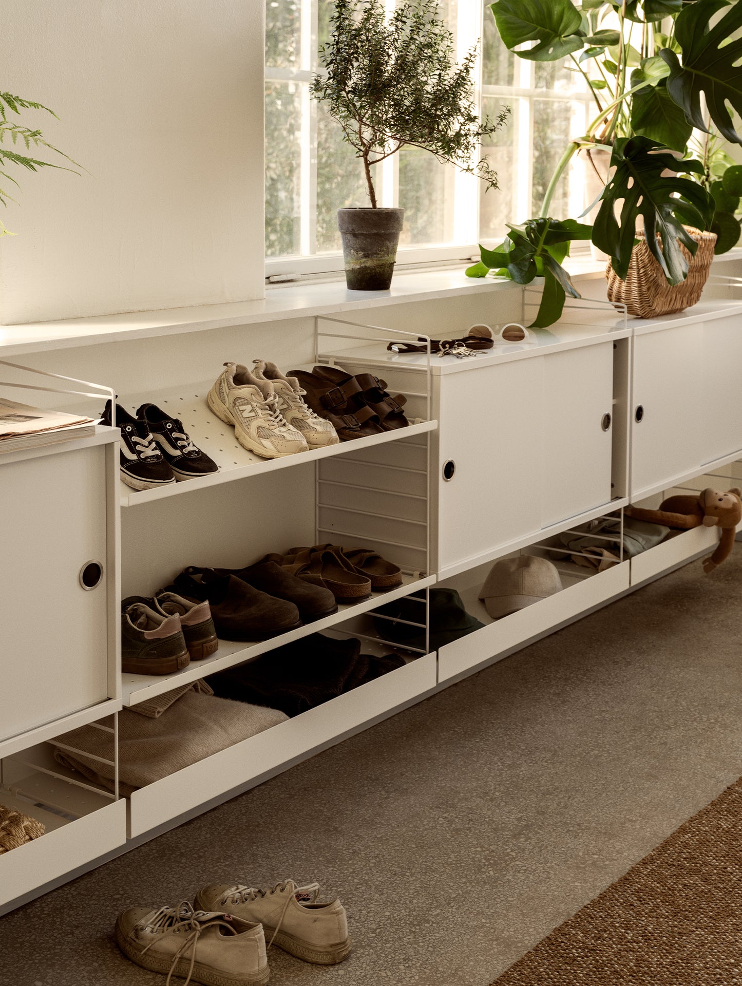 String Metal Shelves