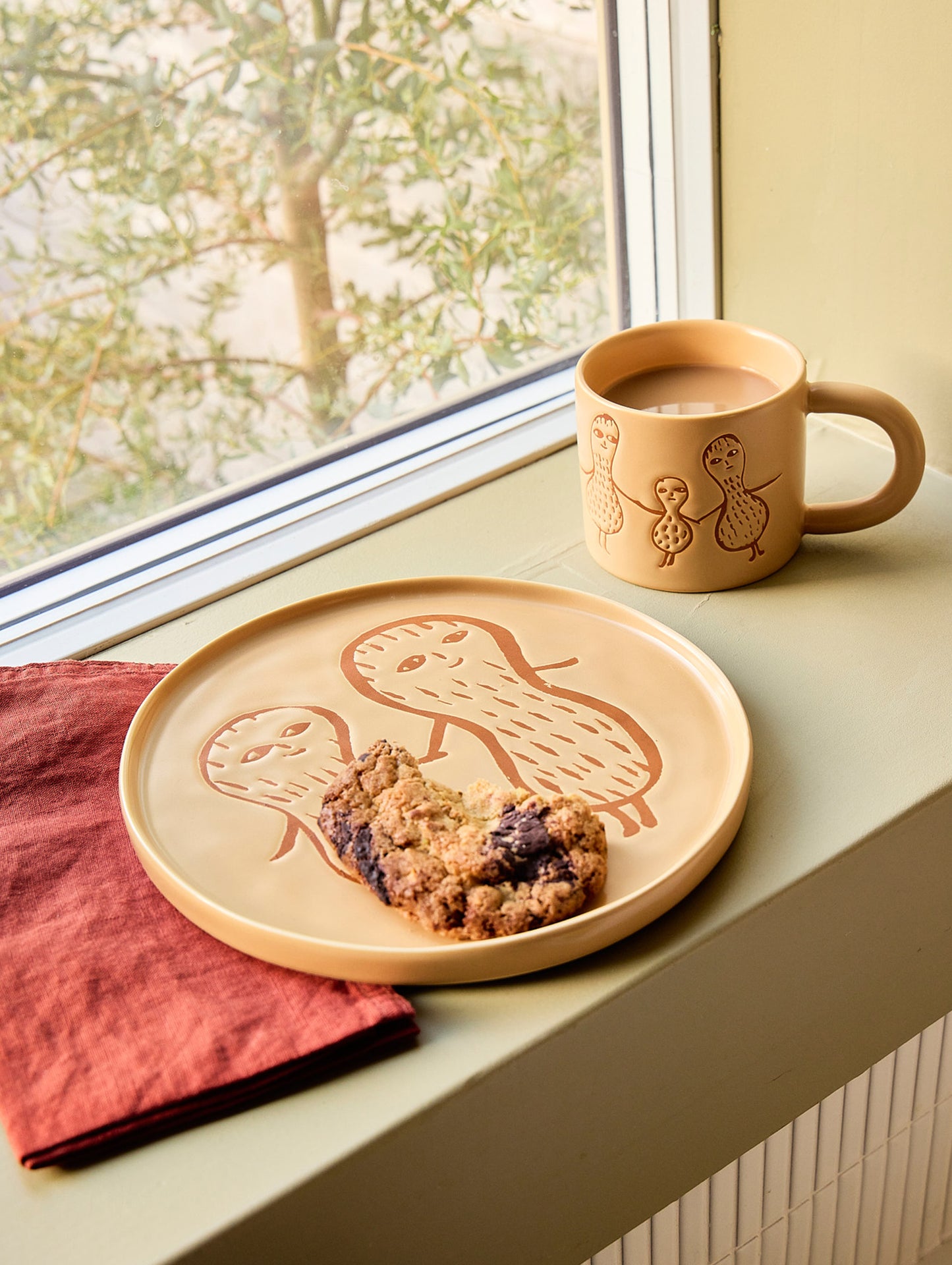 Peanut Side Plate by Donna Wilson