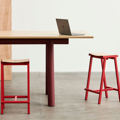 Taburete 8 Bar Stool by HAY - Low / Lacquered Oak Seat / Signal Red Base