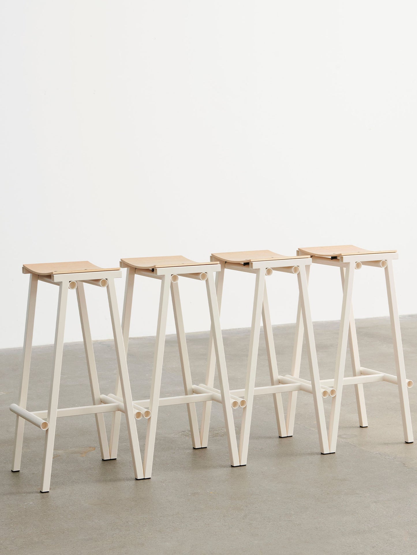 Taburete 8 Bar Stool by HAY - High / Lacquered Oak Seat / Eggshell Base