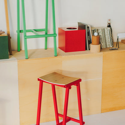 Taburete 8 Bar Stool by HAY