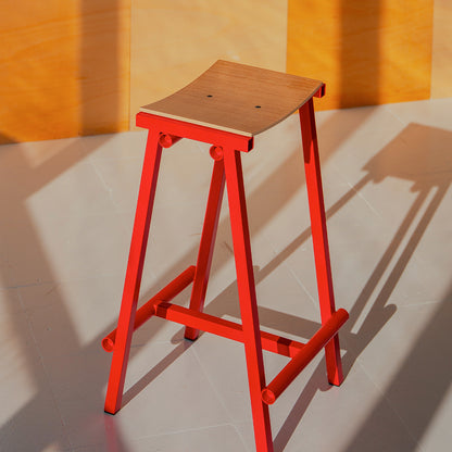 Taburete 8 Bar Stool by HAY - Lacquered Oak Seat / Signal Red Base