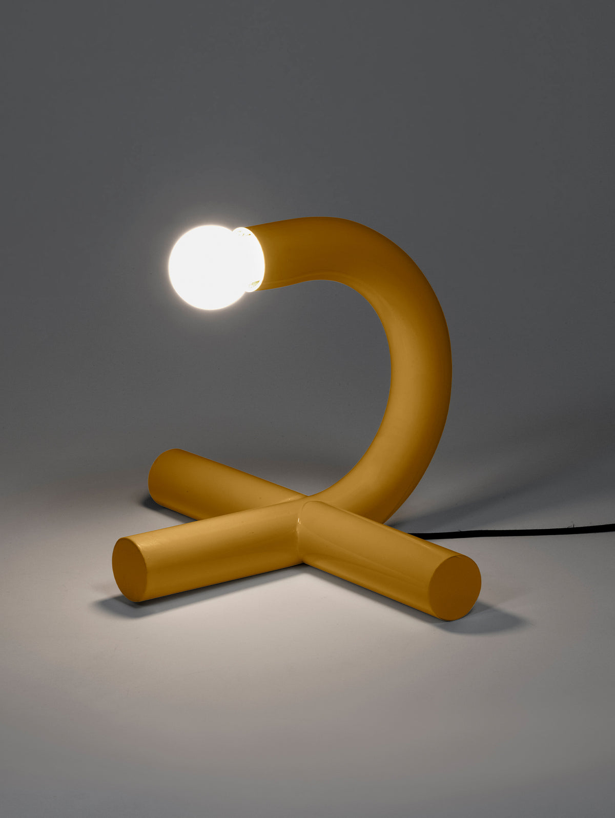 La Tre Table Lamp