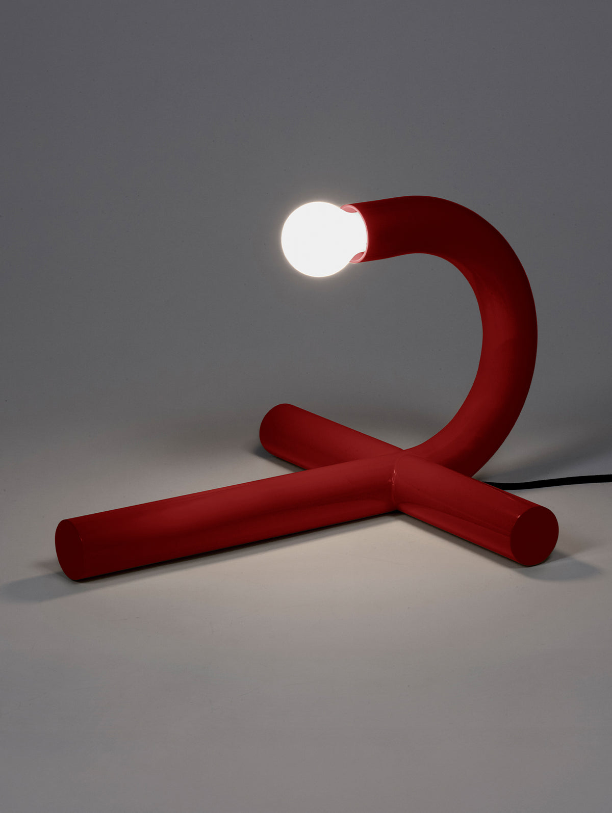 La Tre Table Lamp by Valerie Objects - Red