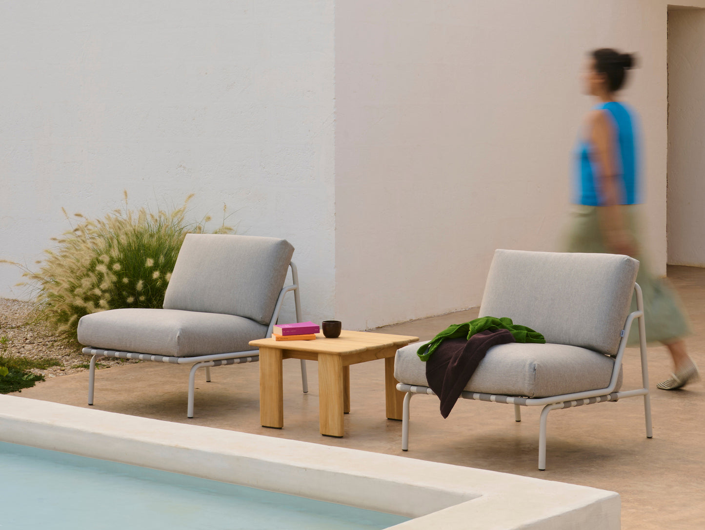 Settle Lounge Chair