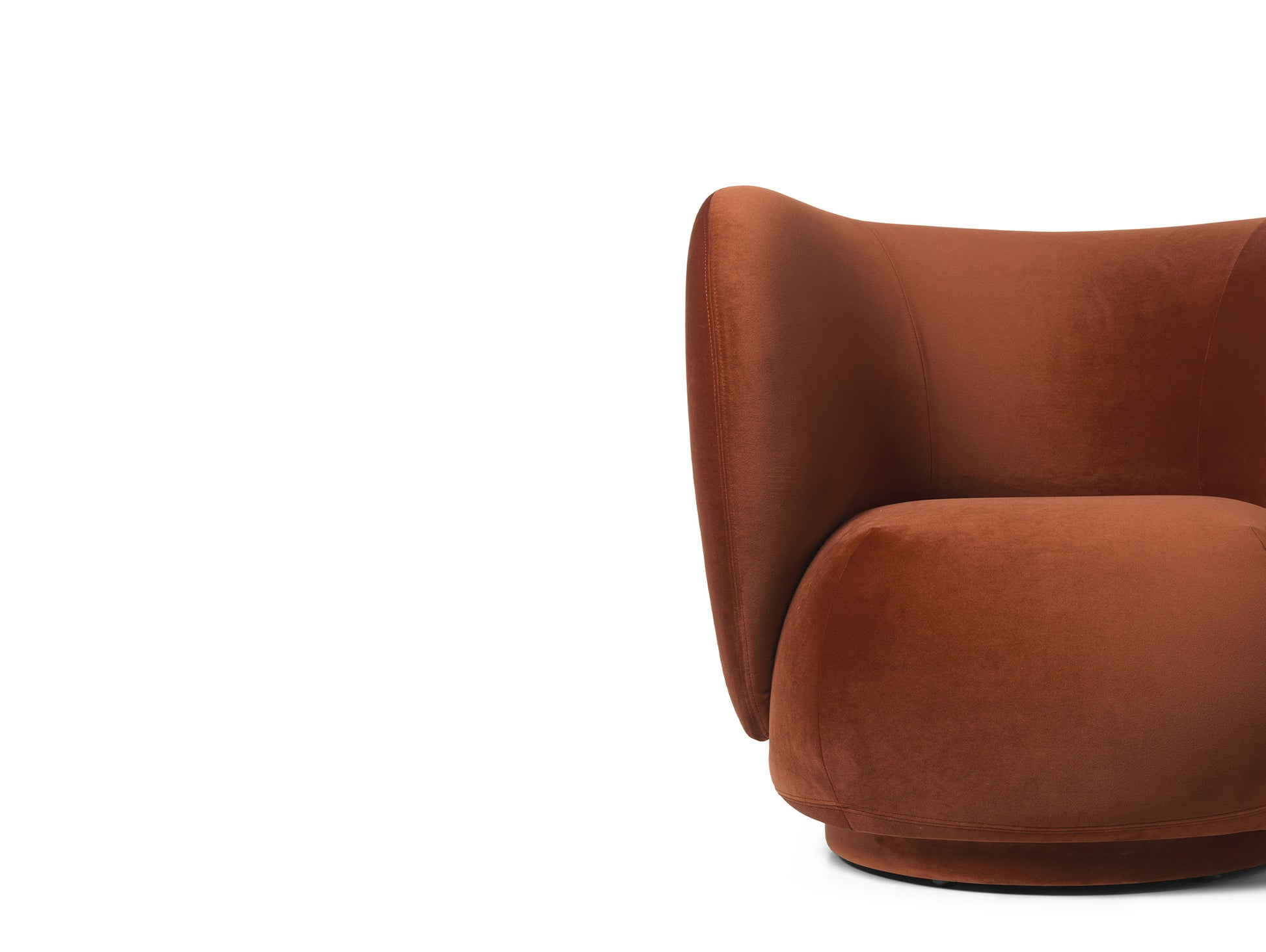 Rico Lounge Chair by Ferm Living - Rich Velvet Rust