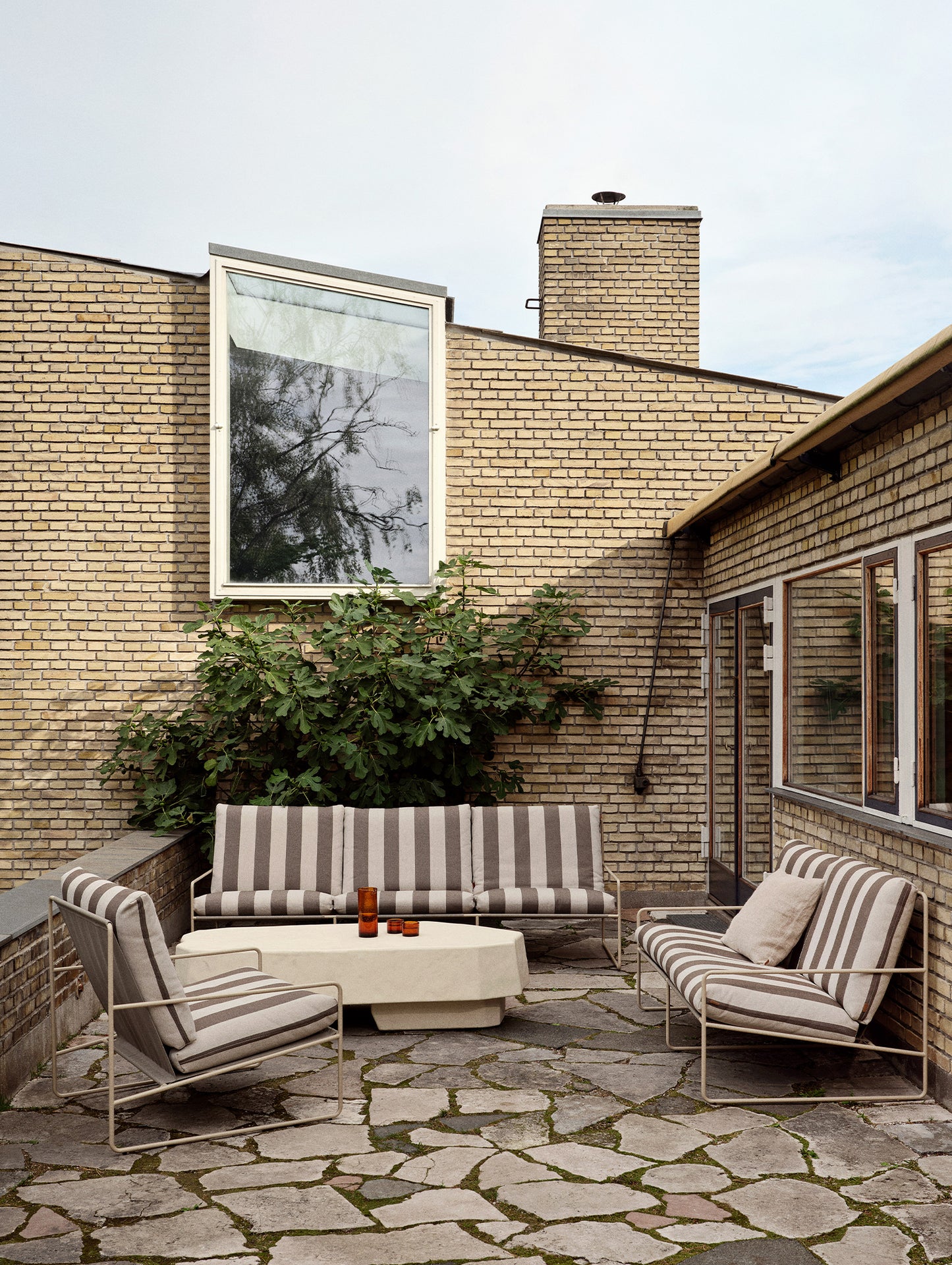 Desert 1-Seater Sofa by Ferm Living - Cashmere Frame / Chocolate Stripe