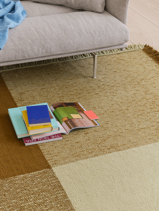Verso Rug by Muuto - Pale Green / Warm Brown