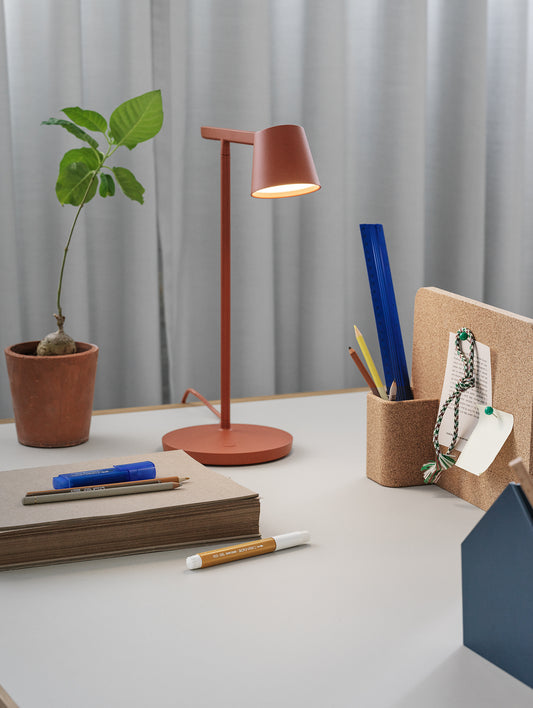 Copper Brown Tip Table Lamp by Muuto